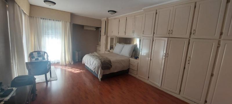 5 Bedroom Property for Sale in Riviera Park North West